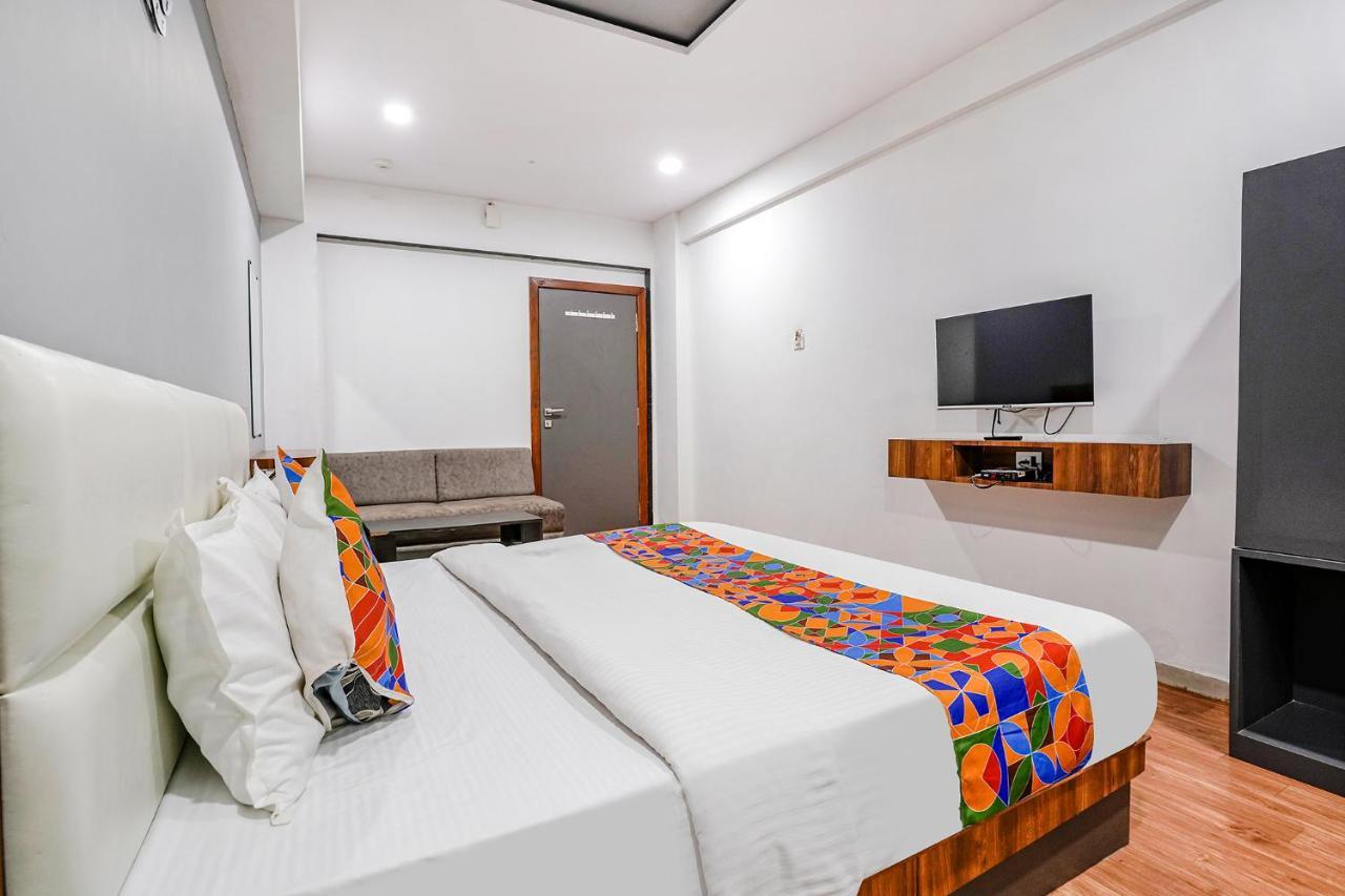 Fabhotel The Valentine - Udhna Road Surat Exterior foto